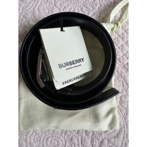NWT Burberry Vintage Check Leather belt, Size US 75.